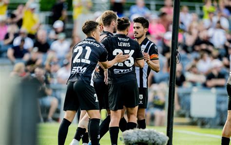 Clash Of The A-League Heavyweights: Macarthur FC Takes On Melbourne City FC