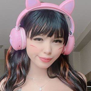 Muniz Heart Yumi Nicolemunizoficial Nude Leaks OnlyFans Photo Fapellino