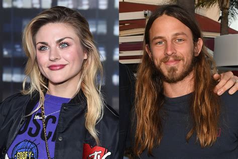 Kurt Cobain S Daughter Frances Marries Tony Hawk S So