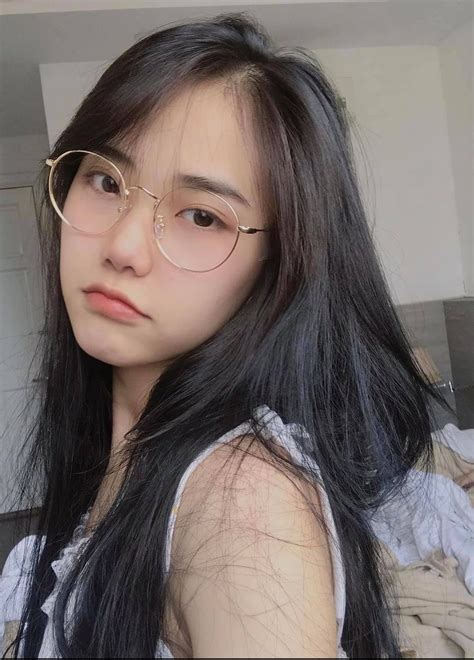 Ngẩn ngơ trước nét đẹp trong veo của hot girl sinh năm 2000 Báo Dân trí