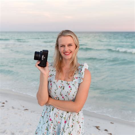 What To Wear For Family Beach Photos - Jamie Kamber