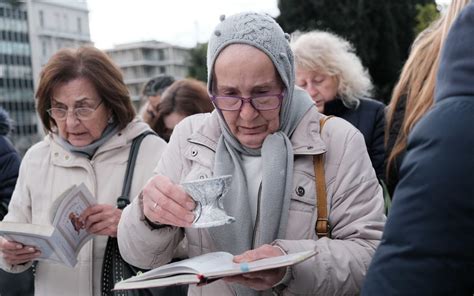 Greece Legalises Same Sex Marriage Rnz News