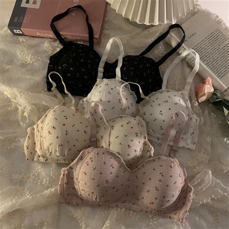 Color Lovely Floral Sexy Girl Lingerie Small Chest Wireless Women Bra