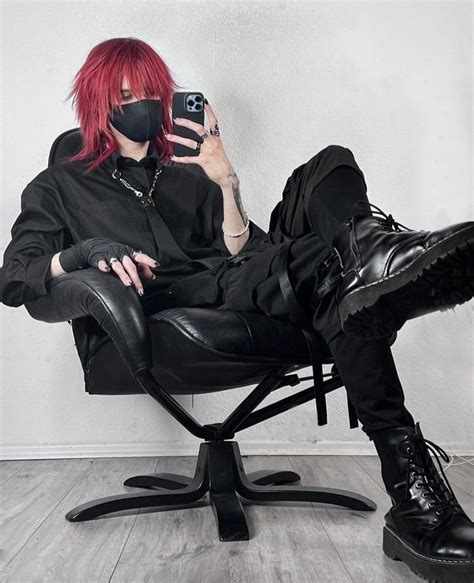 Pin On Aaaa Whomst Goth Guys Hot Emo Guys Goth Male