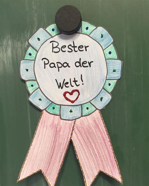 Wie viele andere auch haben wir ein Medaille zum Vatertag gebastelt. Da