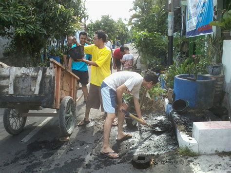 Detail Gambar Orang Sedang Kerja Bakti Koleksi Nomer 34