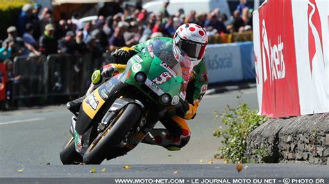 Tourist Trophy Hickman Vainqueur En Supertwin Au Tt Son Coéquipier