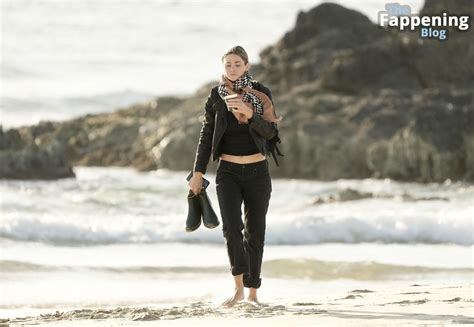 Megan Marx Shows Off Her Nude Boobs On The Gold Coast Fappening