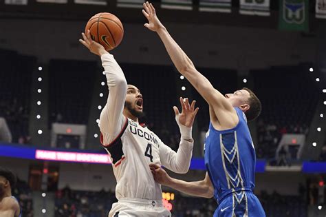 Shooting Woes Sink No Uconn Mens Basketball Team In Loss To Creighton