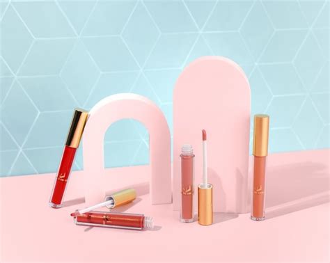 15 Best Natural Lip Glosses For Luscious Lips The Eco Edit