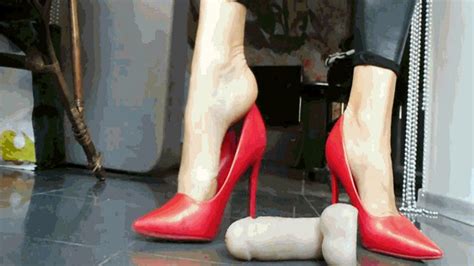 Barefoot Dildo Crush Mp X Hd Princess Of Volcanoes Clips Sale