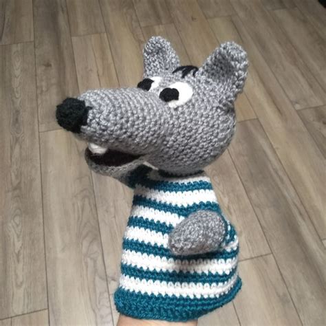 Вязанный волк - перчаточная игрушка | Вязаная повязка на голову ...