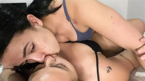 Lesbian Girls Fucking Missionary Style Really Very Wet Amateur Porn Feat Zoemelissa XHamster