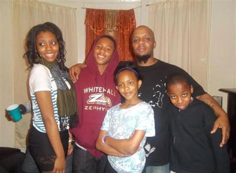 Saquon Barkleys Father Alibay Allegedly Caught With Loaded Gun During