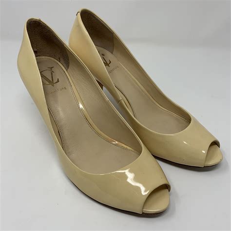 Vince Camuto Vc Signature Nude Peep Toe Heels Size Gem