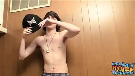 Hung Straight Amateur Sean Johansen Masturbates And Cums Xhamster