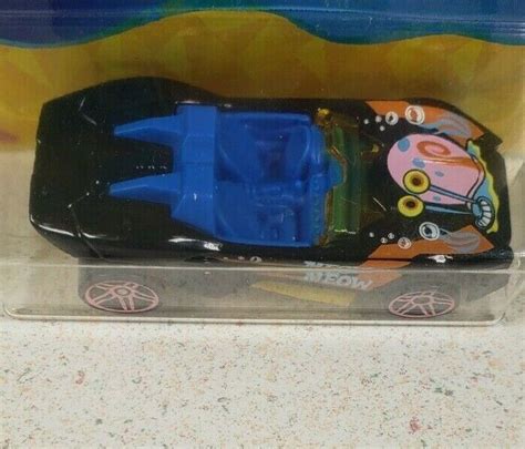 Spongebob Squarepants Nickelodeon Hot Wheels Gary Carbonic New