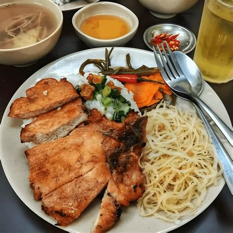 SG18: TASTING UNIQUE FOODS & DRINKS - SAI GON FOOD TOUR