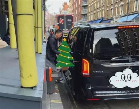 Hot girl trà sữa sinh con thứ cùng chồng tỷ phú