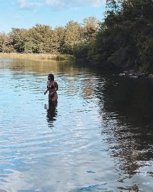 Alice Eve Hot In A Bikini