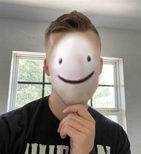 Im Silly Selma On Twitter HOLY FUCK HE LOOKS JUST LIKE HIS PFP Https T Co IHQlcw G Q