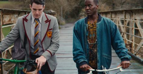 Thức xuyên đêm xem phim Sex education tôi nhận ra mình đã mất cả tuổi thanh xuân để hận thù vô lý