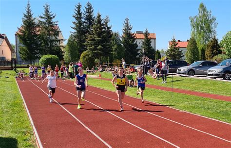 Powiatowe Indywidualne Zawody w Lekkiej Atletyce dziewcząt i chłopców z