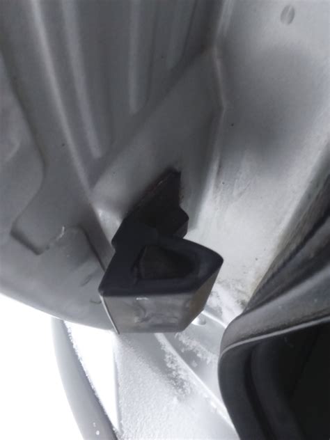 Устранение противного скрипа пятой двери в хетче. — Ford Focus ...