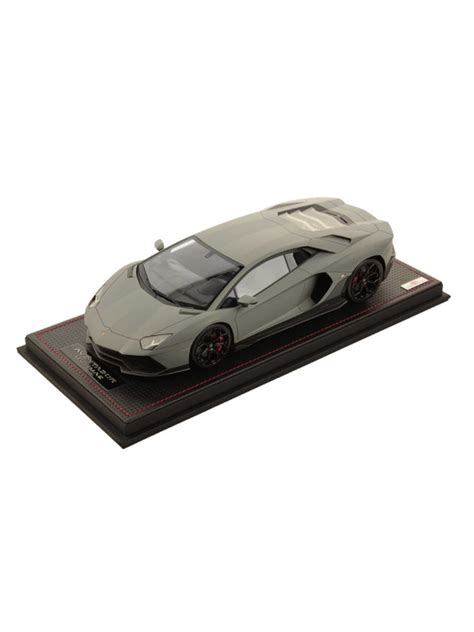 Lamborghini Aventador Ultimae Model Car On A Scale Of 118 By Mr