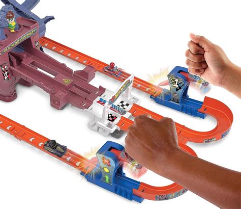 Трек Хот Вілс Людина Павук проти Чорної Пантери Hot Wheels Marvel Spider Man Mattel HTM ID