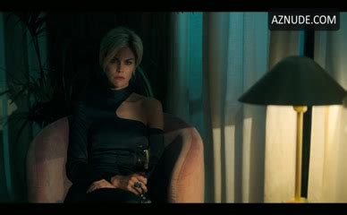 Berta Castane Amaia Aberasturi Begona Vargas Nona Sobo Bikini Lesbian Scene In Welcome To