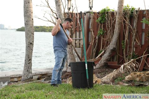 Gorgeous Housewife Seduced Gardener Into Penetrating Her Tight Pussy Photos Peter Green Milf Fox