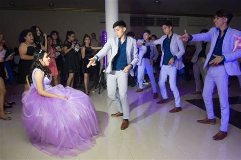 Ballet De Quinceañera En Monterrey Vals De Quinceañera Fotografía De