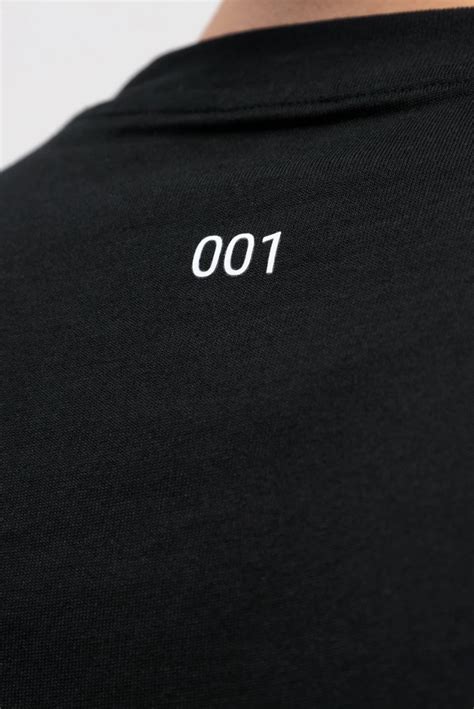 Футболка "001" спина, цвет черный 7195230056 - купить в Москве за 8990 ...