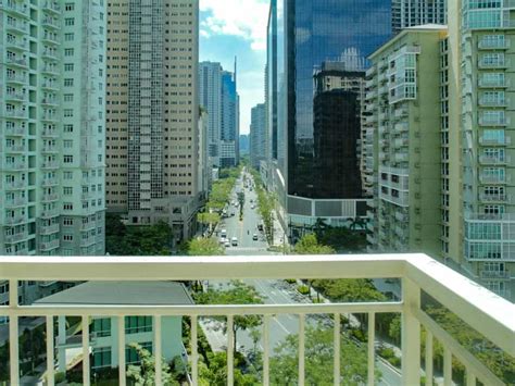 1br Condo In Aston At Two Serendra For Rent Fort Bonifacio