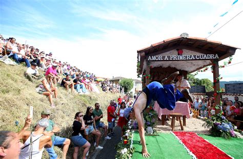 Las Mejores Fotos Del Original Desfile De Carrozas De Valdesoto El