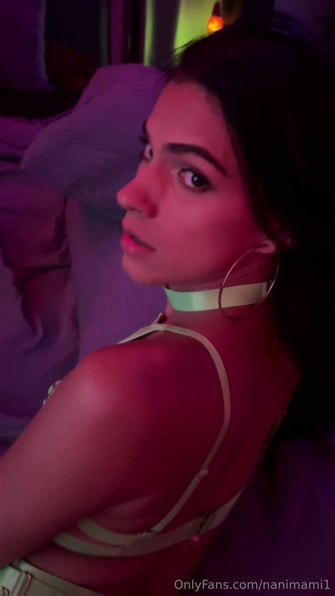 Transexual Latina Caliente Chupando Y Montando La Polla De Su Novio