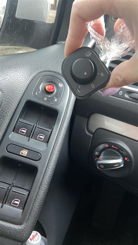 Блок управления зеркал| замена — Volkswagen Golf Mk6, 1,4 л, 2012 года ...