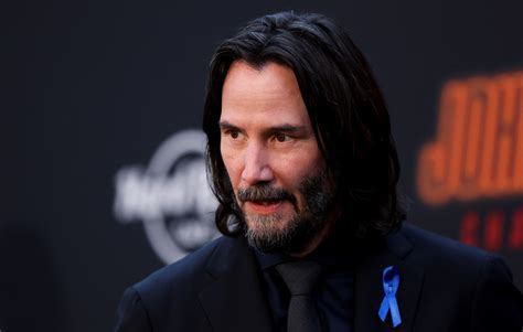 John Wick 4 Keanu Reeves Rend Hommage à Lance Reddick Lors De Lavant