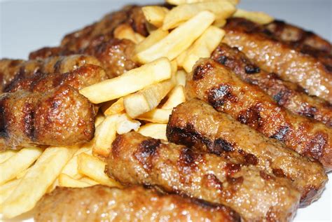 mici cu cartofi prajiti  mustar gramaj