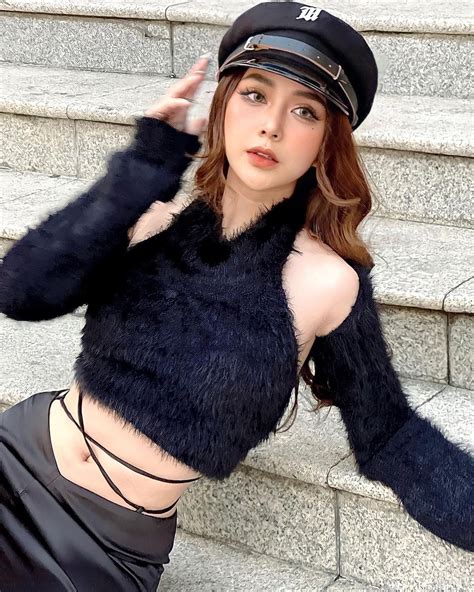 Hot girl phim cấp khoe cặp tuyết lê căng tròn khiến cánh mày râu ná thở Mạng xã hội