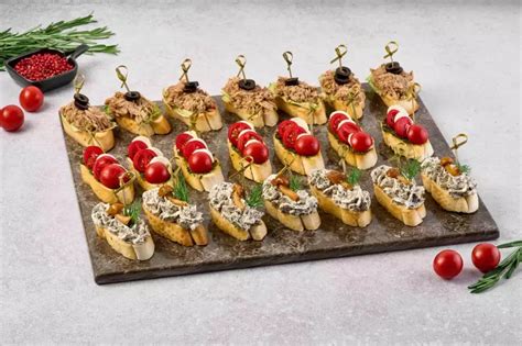 Брускетты заказать в Москве с доставкой | Ассорти брускетт купить на заказ