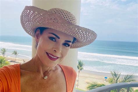 Lourdes Mungu A Se Convierte En La Chica Del Bikini Azul A Sus A Os Y Alborota Internet En