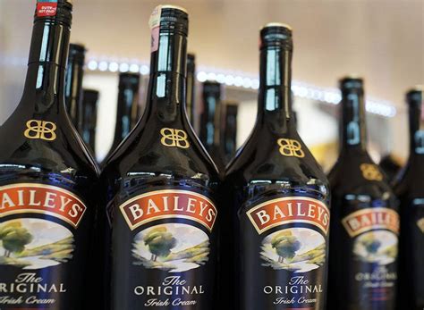 Бейлис (Baileys): что это такое, история создания, виды и вкусы ...