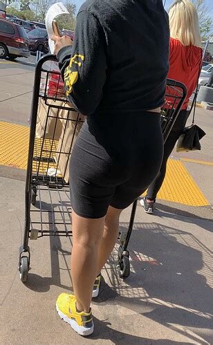 Teen With A Fat Round Ass In Leggings Spandex Leggings Yoga Pants Forum