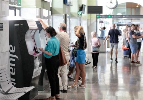 Renfe Ha Expedido En Castilla Y Le N Abonos Gratuitos El Norte