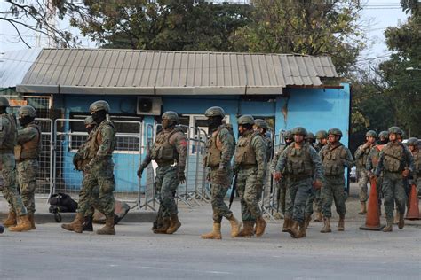 Ecuadoran Inmates Release Guards And Police Taken Hostage Free