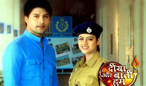 Suraj and Sandhya run outside! Diya Aur Baati Hum 30th April 2016 ...