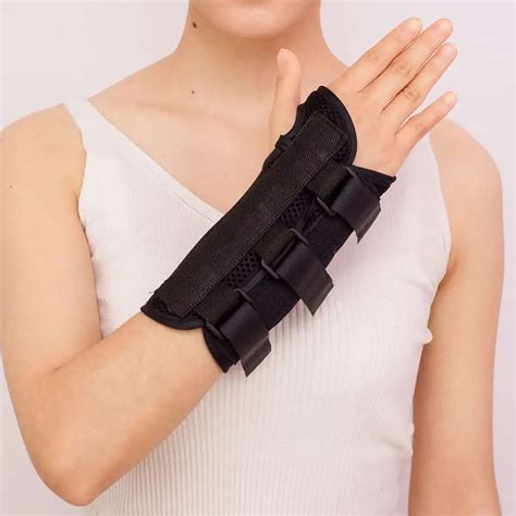 1 Pair Breathable Hand Wrist Brace Support Carpal Tunnel Splint Sprain Protector Sportswear