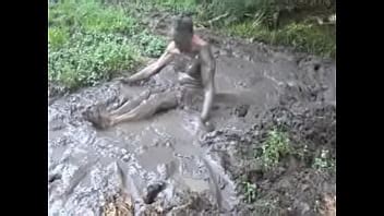 Desnudo En El Barro XVIDEOS